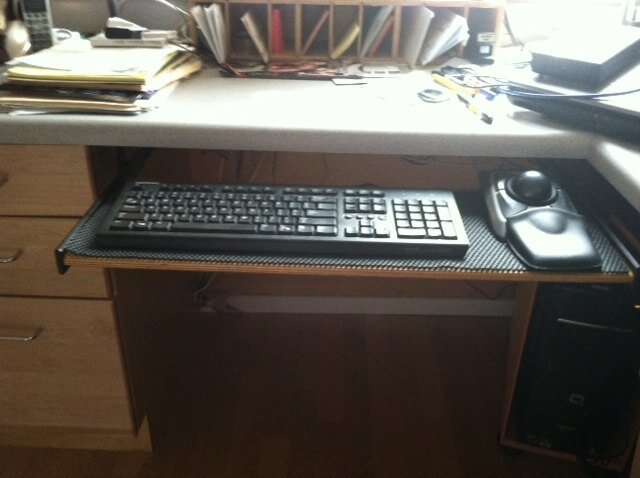 keyboard shelf1.JPG